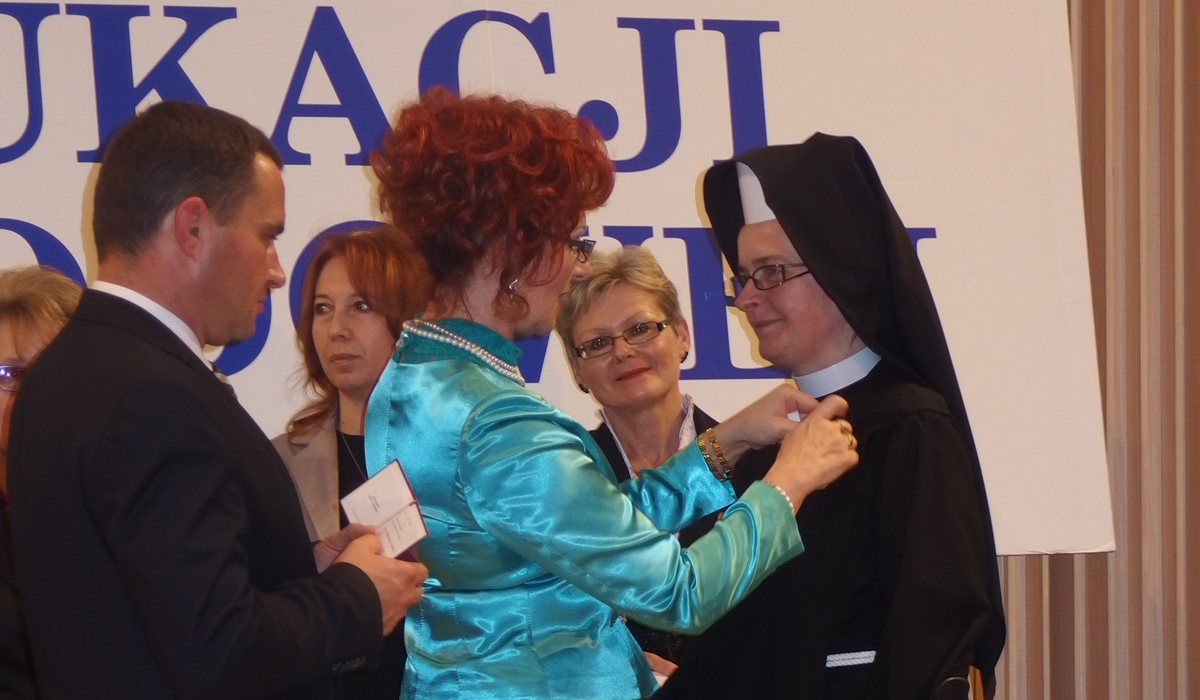 Medal Komisji Edukacji Narodowej dla s. Judyty Lisak, SŁNSJ