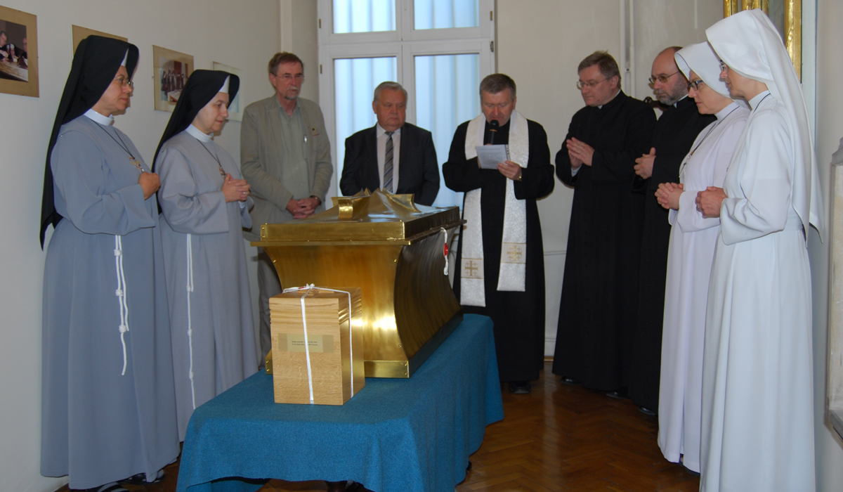 Rekognicja i pobranie doczesnych szczątków Sł. B. Klary Szczęsnej