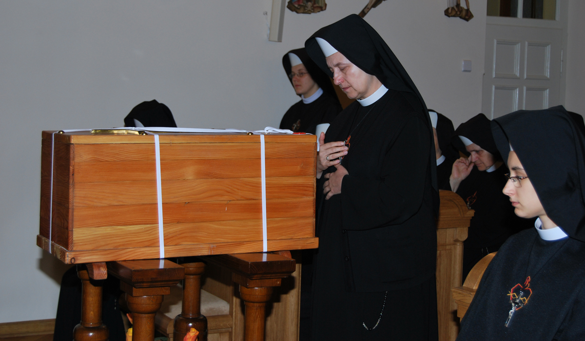 Przeniesienie doczesnych szczątków Czcigodnej sł. B. Klary Szczęsnej