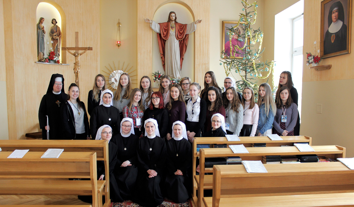 Spotkanie animatorek Ruchu Apostolstwa Młodzieży w domu nowicjatu w Przemyślu