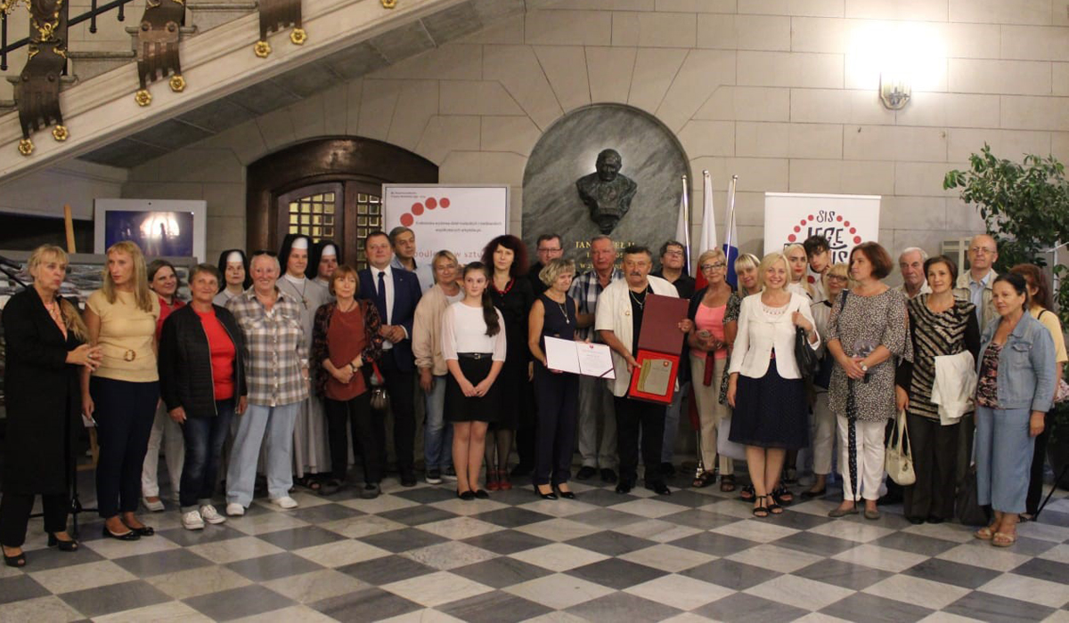 Wernisaż wystawy pt. „Niepodległa w sztuce” z udziałem s. Dolorozy Jeziorskiej